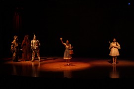 The Wizard of OZ. �溹�ε�� �Բ��� ��ȭ�� ����