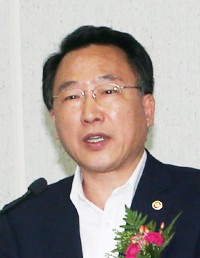 [����Ϻ�] ������ â���� ���̵��� ��ǰ ���ڸ� â�� ���� Ǯ ���衱