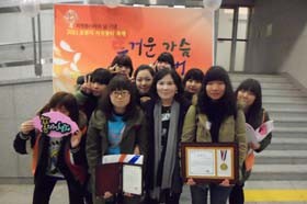 ´Ù¼Ø´©¸®ºÀ»ç´Ü ¡®2011 Æ÷õ½Ã ÀÚ¿øºÀ»ç ´ëÃàÁ¦¡¯¿¡¼ ¼ö»ó